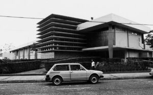 Prédio do CSFX nos anos 70, em preto e branco